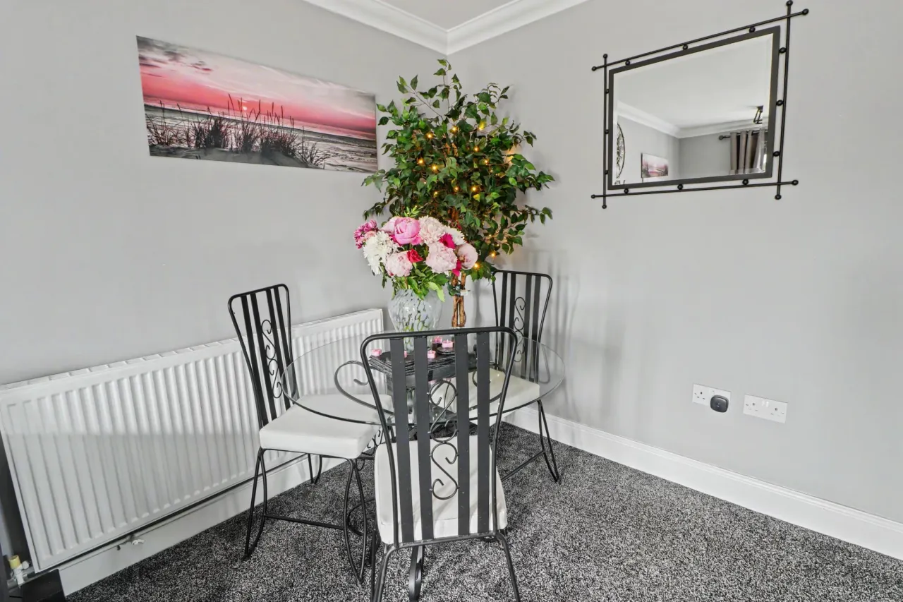 Owens Close, Long Stratton, photo 13