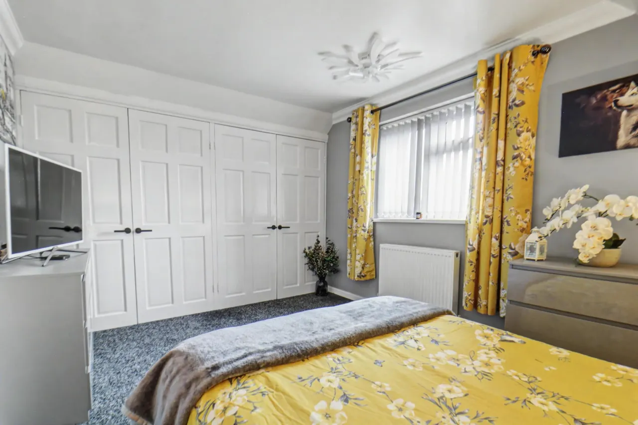 Owens Close, Long Stratton, photo 20