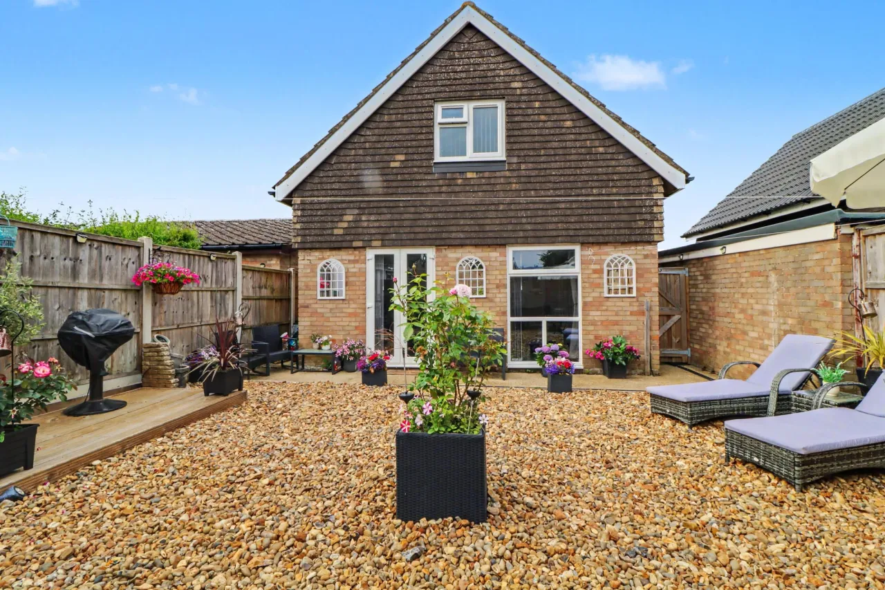 Owens Close, Long Stratton, photo 4