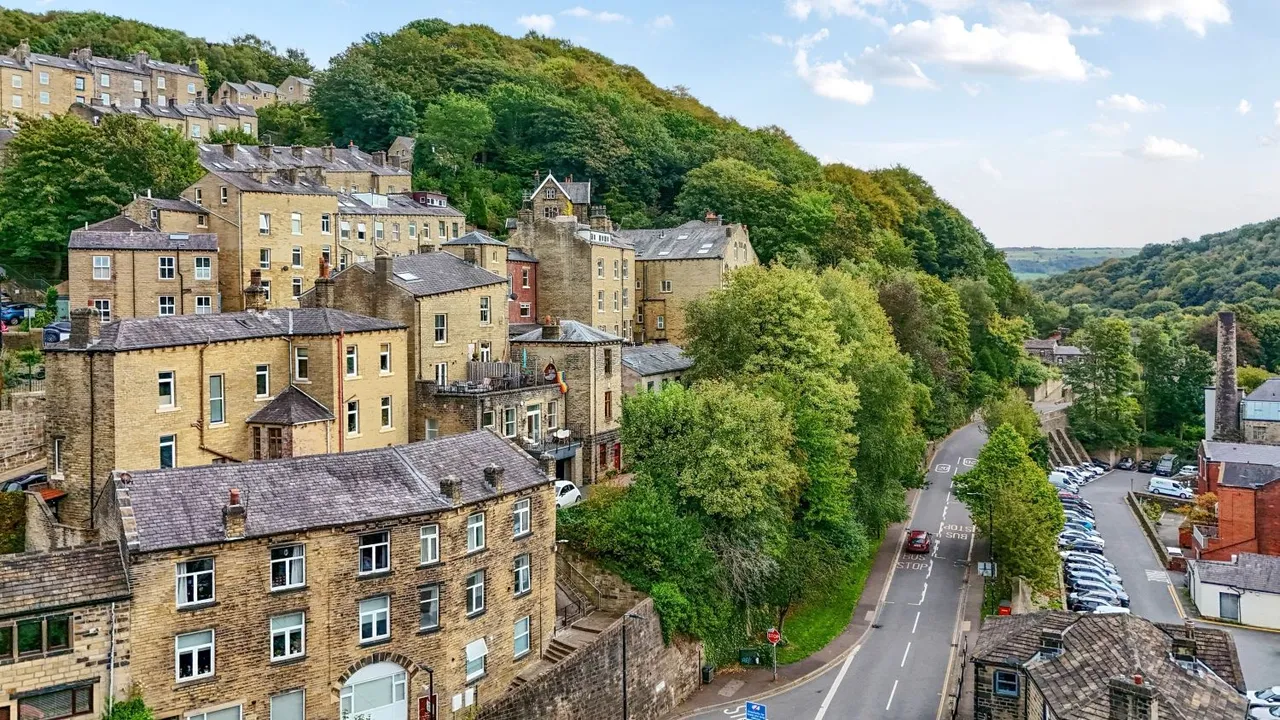 3 bed flat for sale, Birch Place, Hebden Bridge, HX7