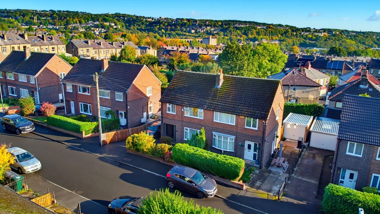 Manse Drive, Huddersfield, HD4, photo 35