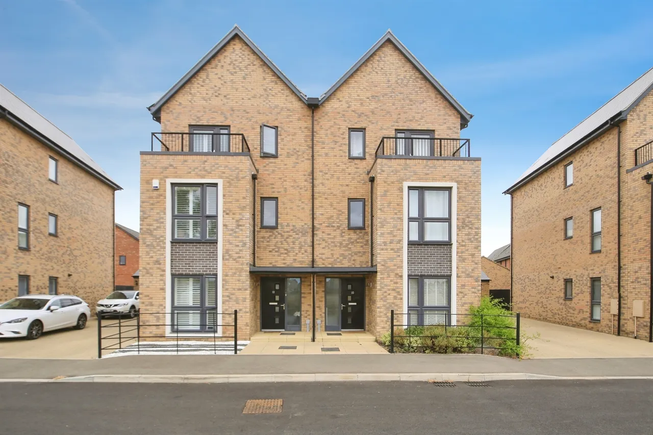 4 bed house for sale — Nokes Road, Alconbury Weald, Huntingdon