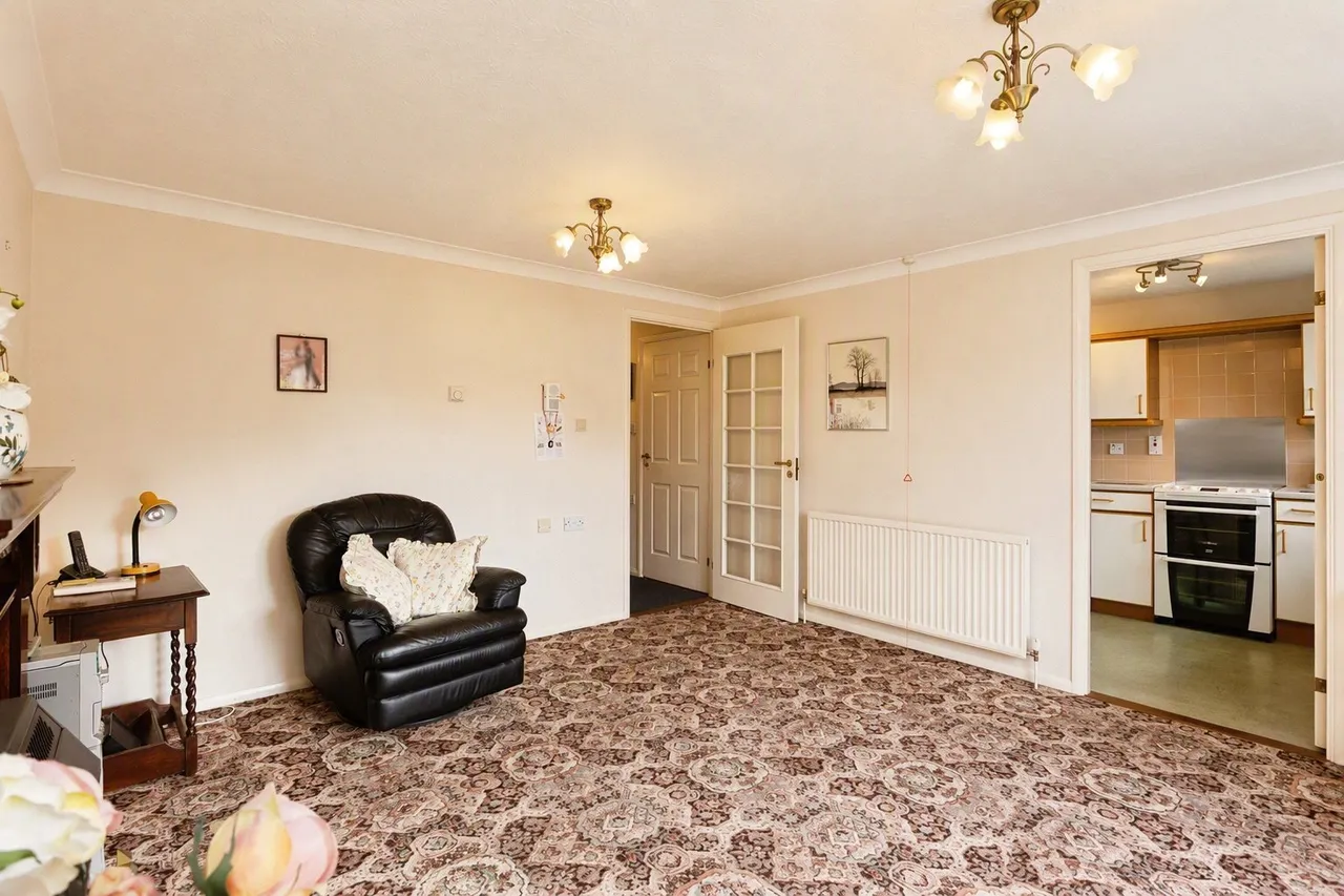 Kingfishers Court, West Bridgford, NG2, photo 2