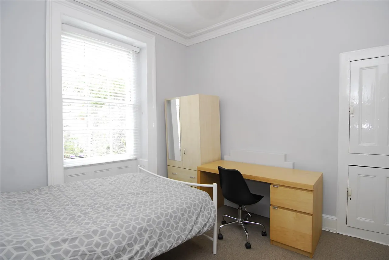 Clifton Place, Plymouth, photo 7