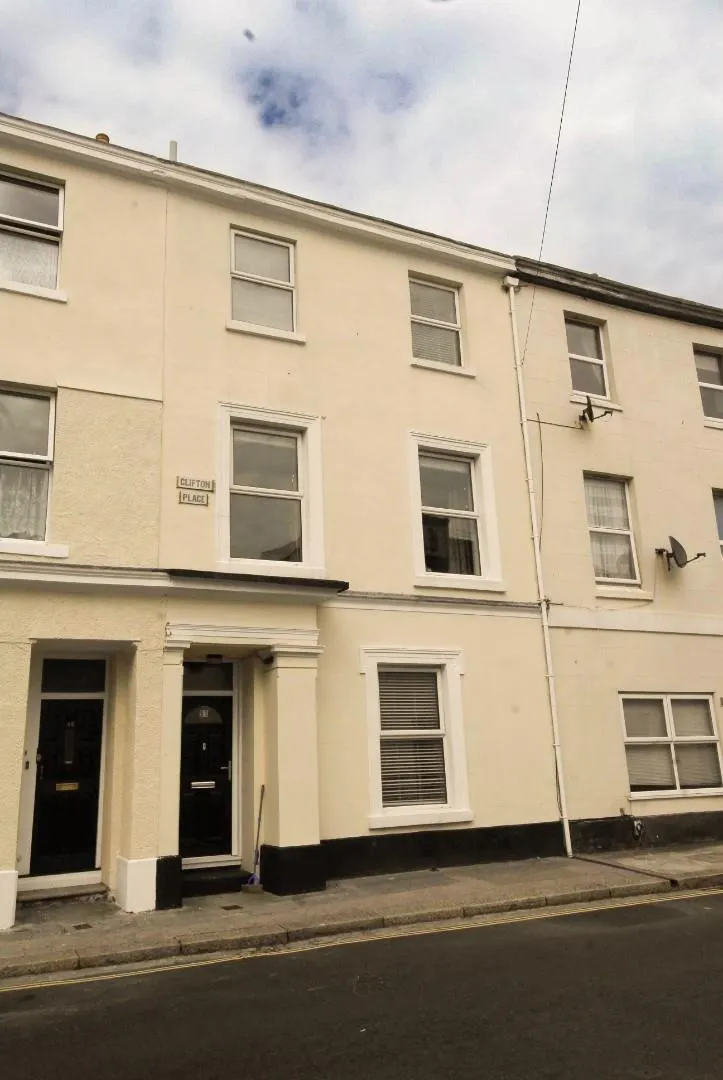 5 bed flat to rent, Clifton Place, Plymouth