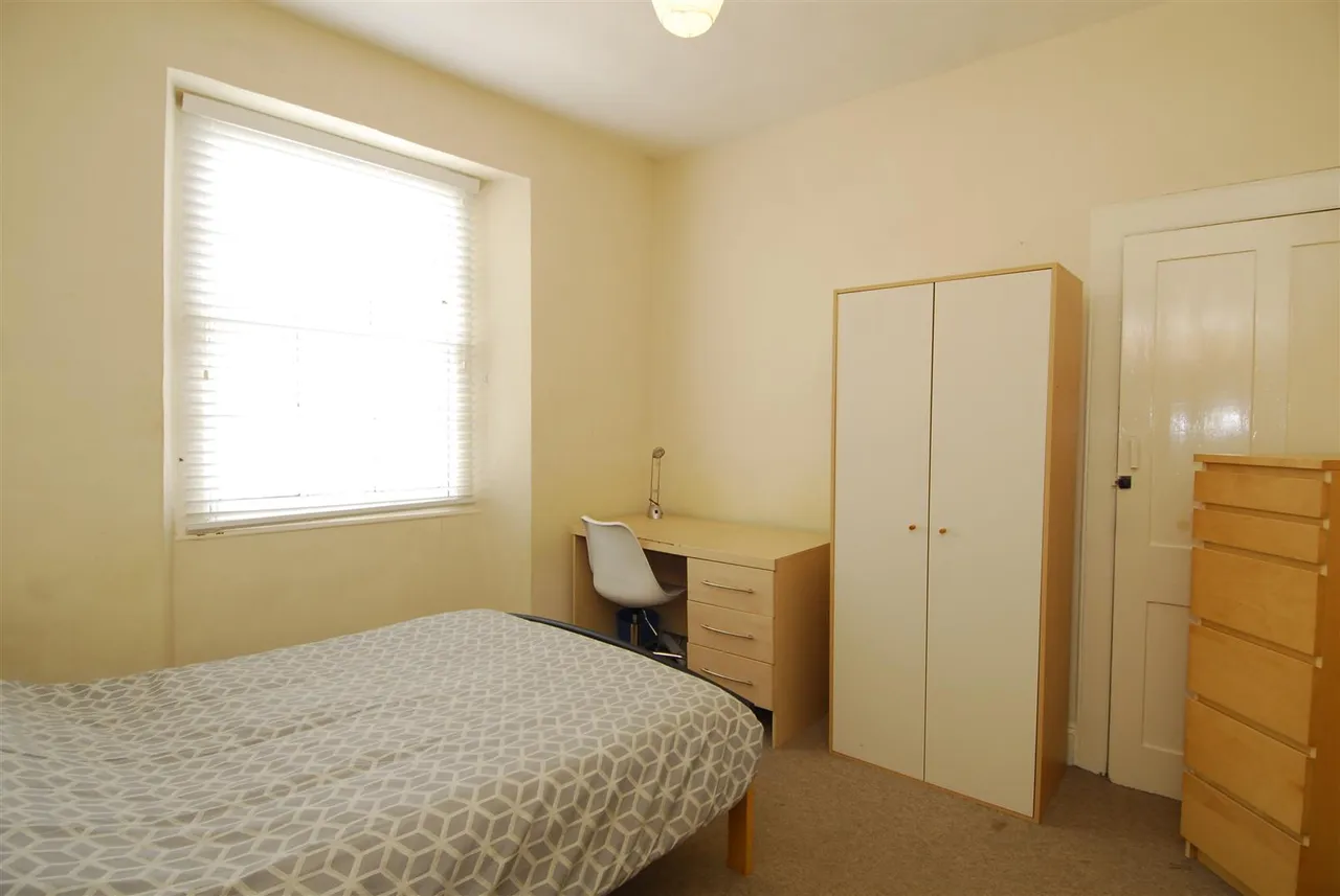 Clifton Place, Plymouth, photo 8