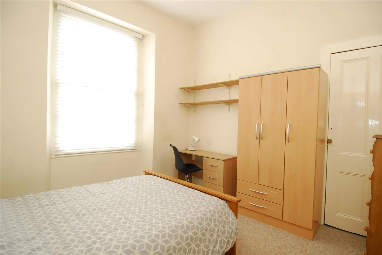 Clifton Place, Plymouth, photo 6