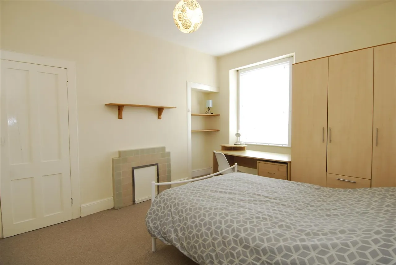 Clifton Place, Plymouth, photo 4
