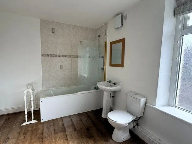 Vine Street, Greaves, LA1, photo 10