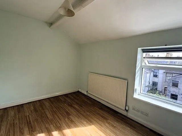 Vine Street, Greaves, LA1, photo 11