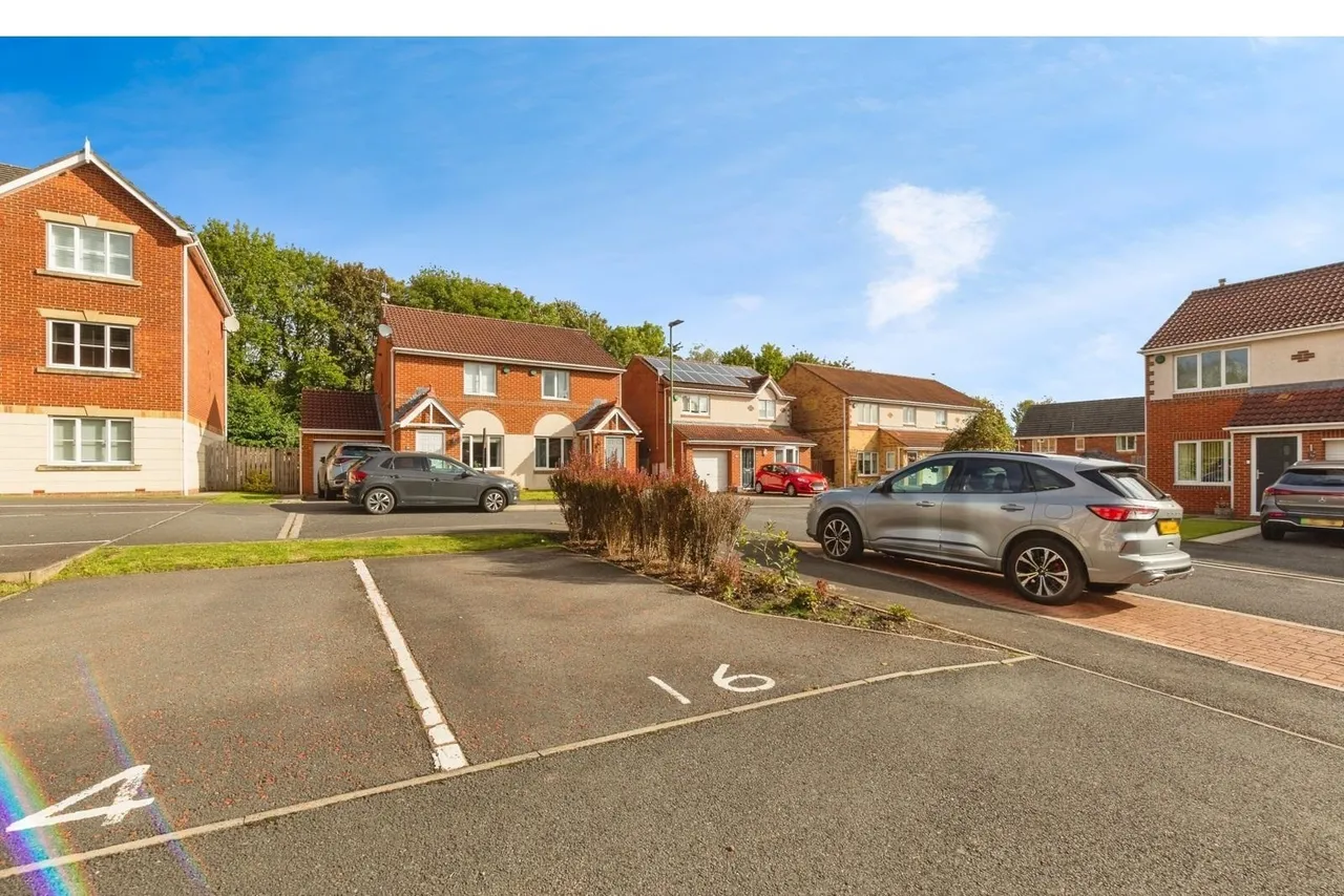 Glamis Court, Woodstone Village, photo 12