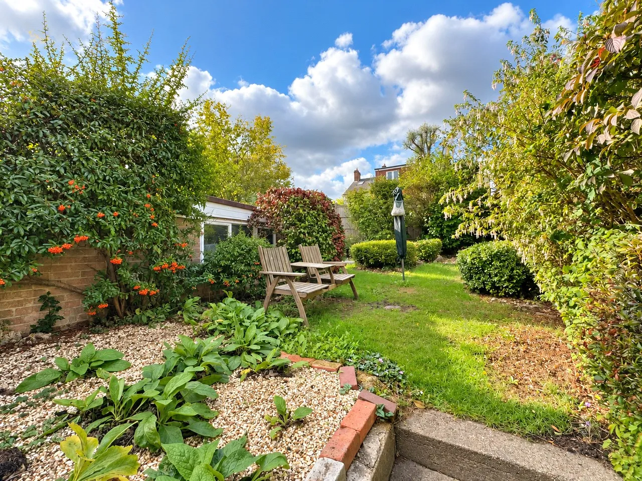 Rushden Way, Farnham, GU9, photo 14
