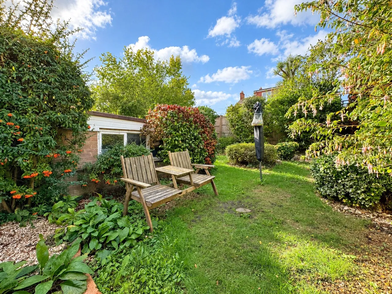 Rushden Way, Farnham, GU9, photo 15