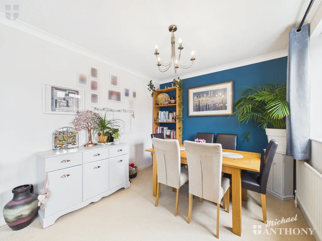Irvine Drive, Stoke Mandeville, Aylesbury, HP22 5UN, photo 5
