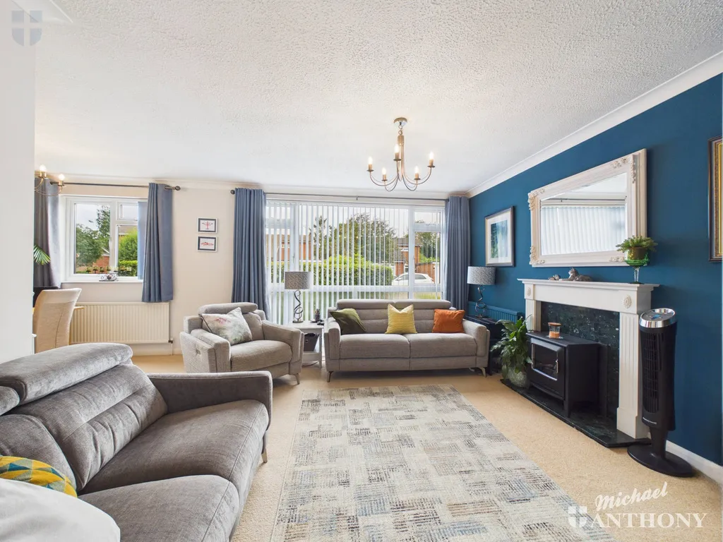 Irvine Drive, Stoke Mandeville, Aylesbury, HP22 5UN, photo 3