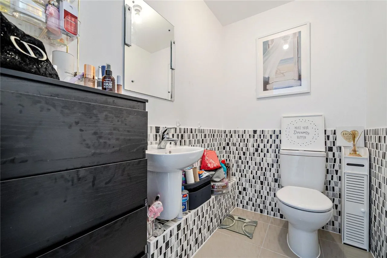 Waratah Drive, BR7, photo 9