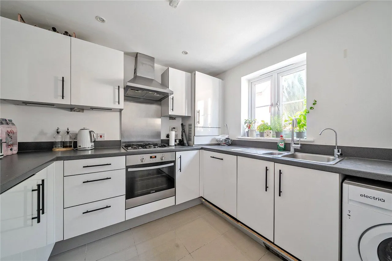 Waratah Drive, BR7, photo 13