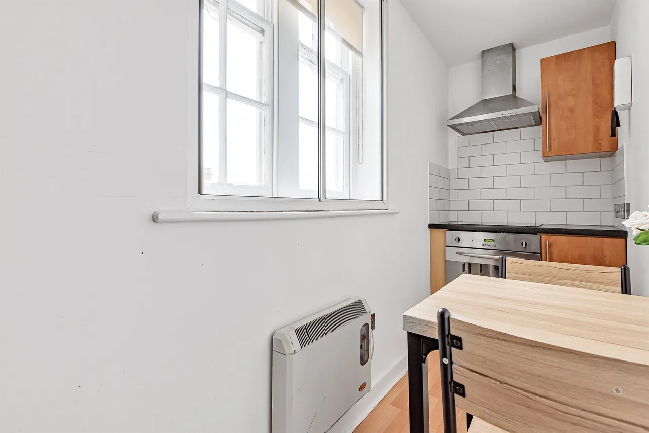 Shepherds Bush Road, London, W6, photo 12