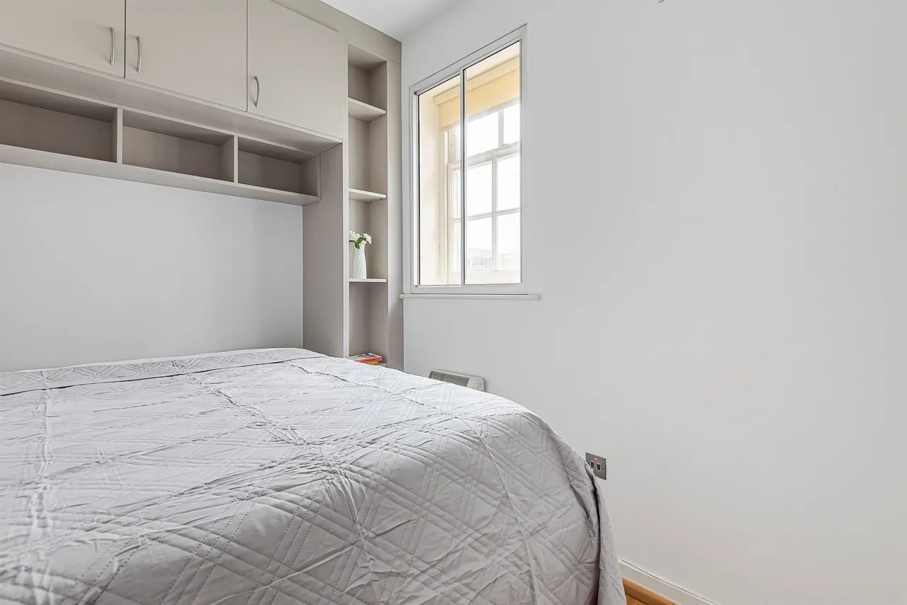 Shepherds Bush Road, London, W6, photo 8