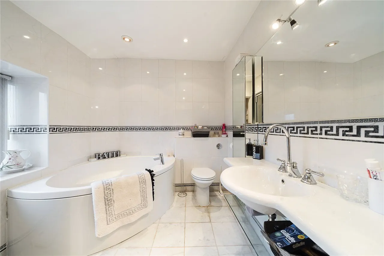 Ringlows Lane, Syke, OL12, photo 17