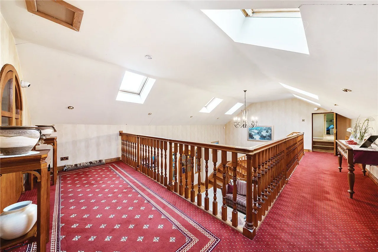 Ringlows Lane, Syke, OL12, photo 11