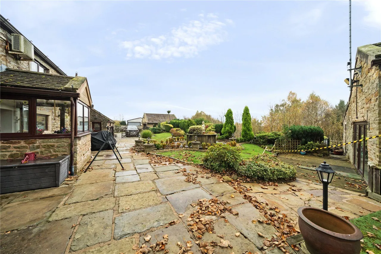 Ringlows Lane, Syke, OL12, photo 22