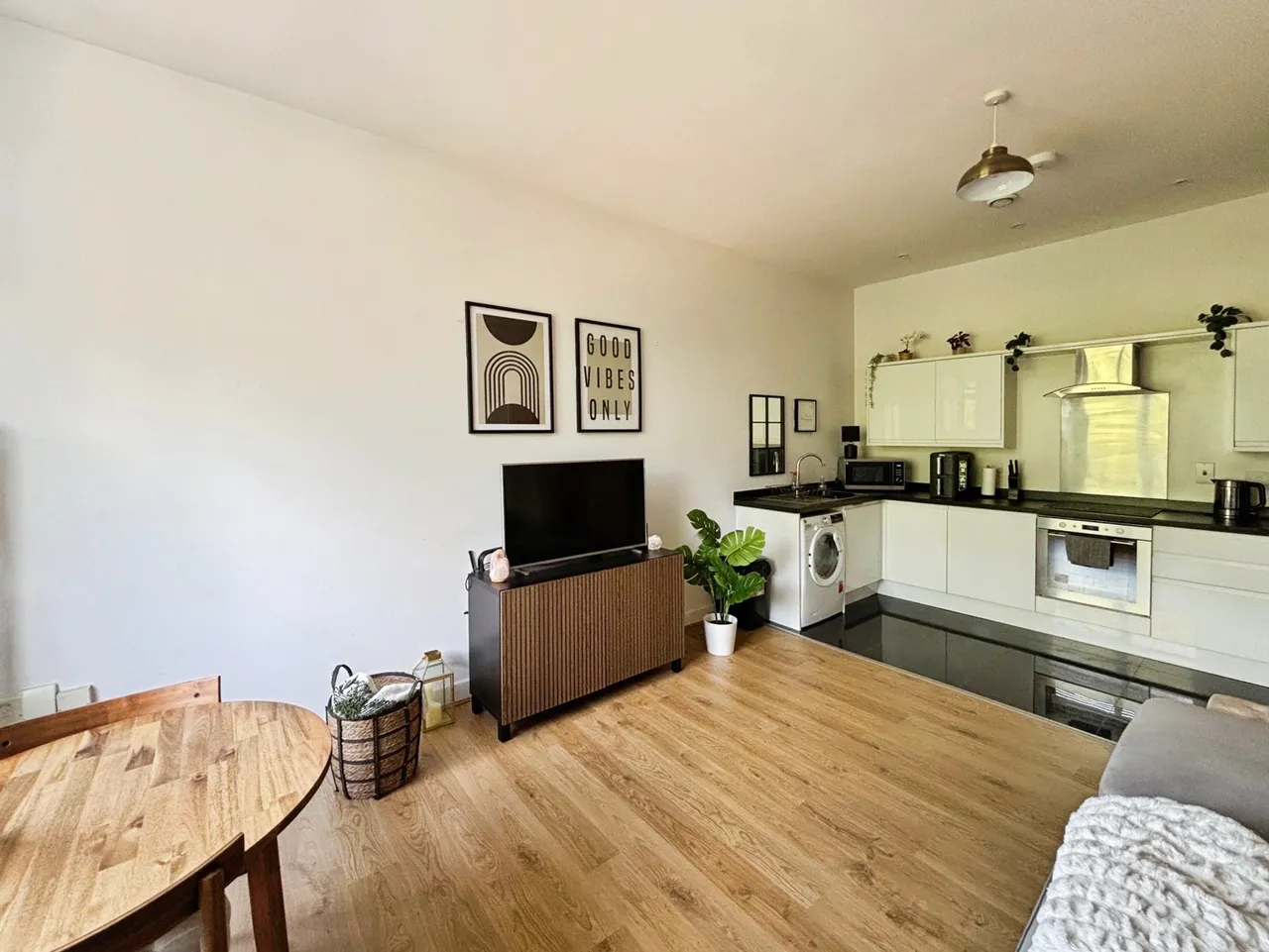 Knoll Road, Camberley, Surrey, GU15 3BP, photo 4