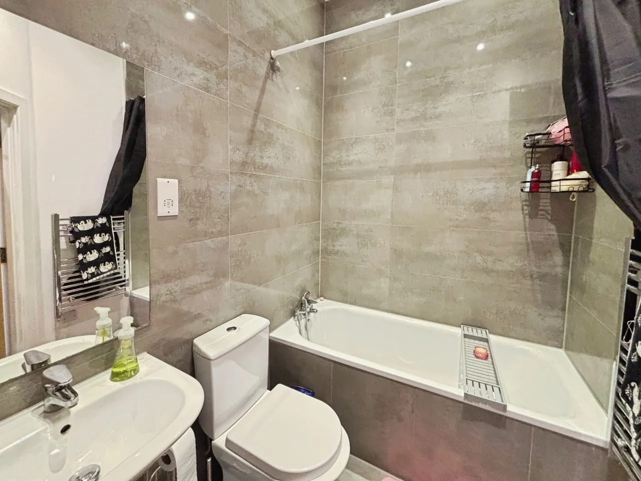 Knoll Road, Camberley, Surrey, GU15 3BP, photo 6