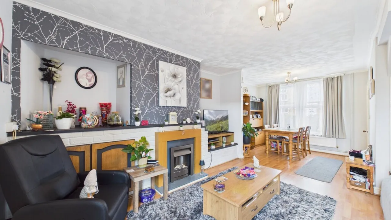 Springfield Avenue, Bury St Edmunds, IP33, photo 6