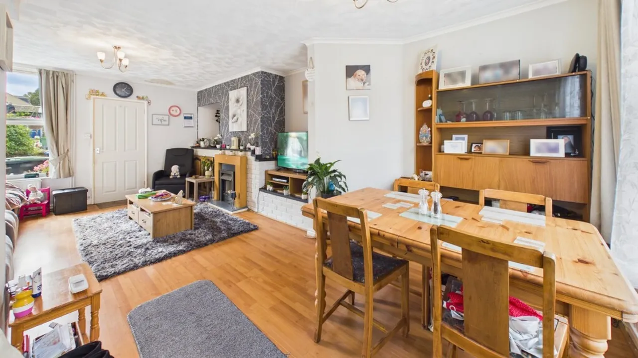 Springfield Avenue, Bury St Edmunds, IP33, photo 3