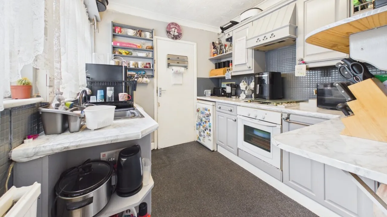 Springfield Avenue, Bury St Edmunds, IP33, photo 5