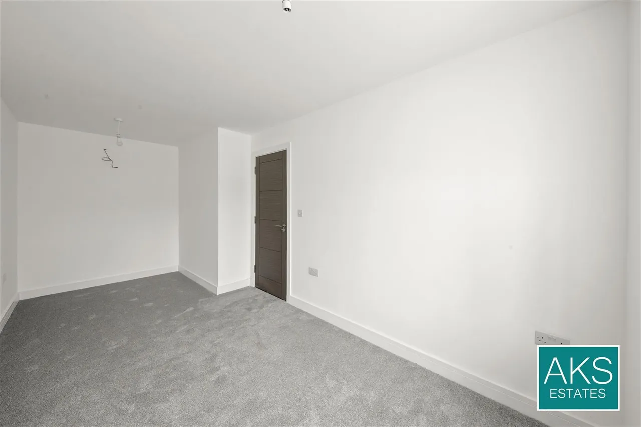 Panhard Place, Southall, photo 9
