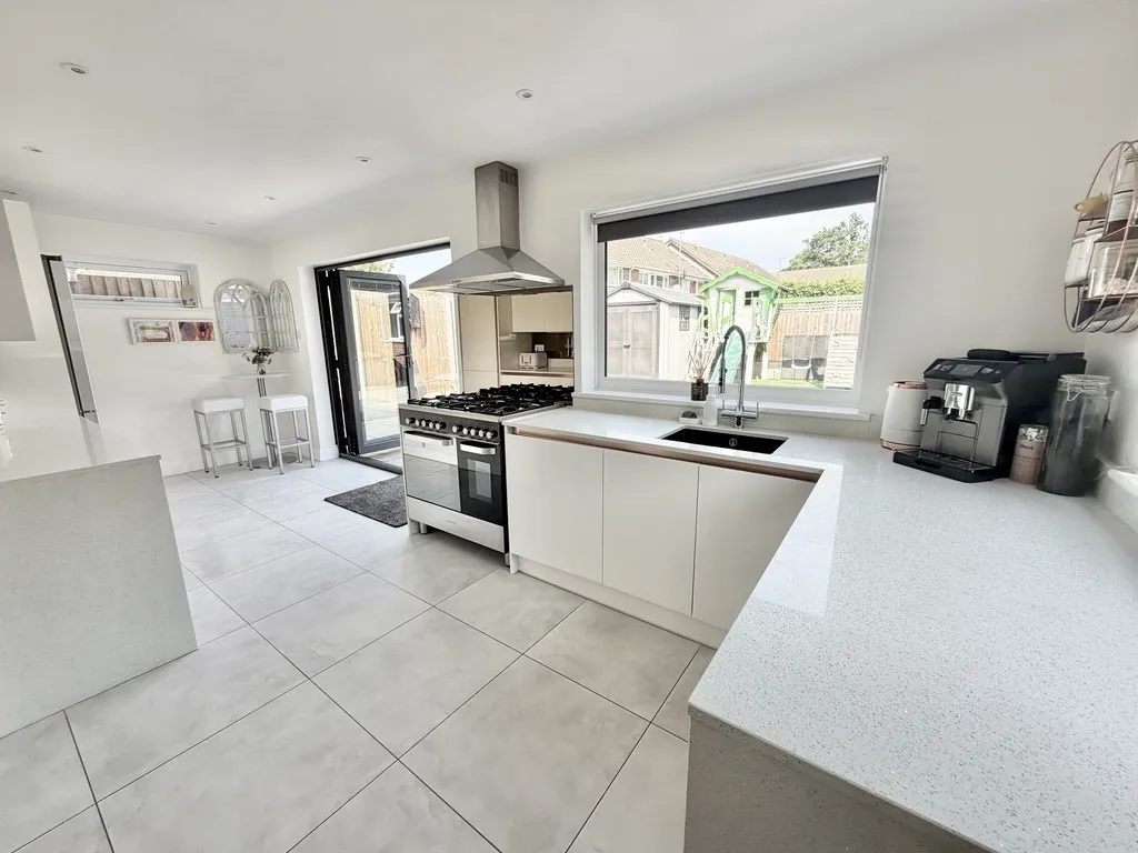 Frimley, Camberley, photo 6