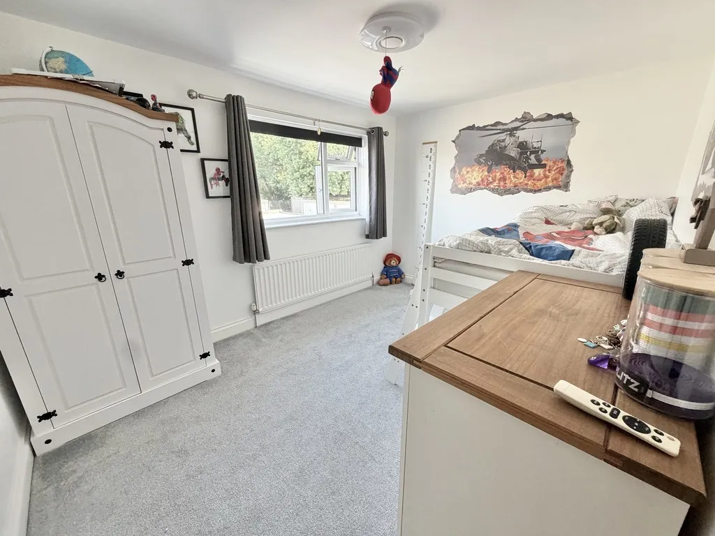Frimley, Camberley, photo 13