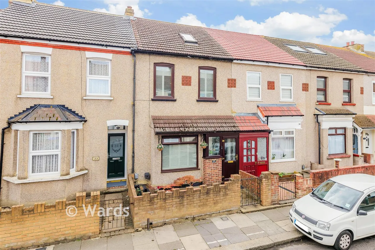 4 bed house for sale, Horsa Road, Northumberland Heath, DA8