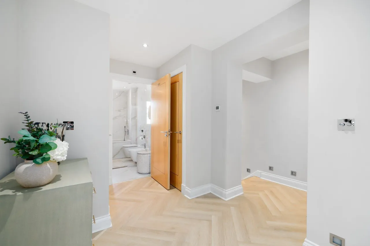 Buckley Court, 375 Cockfosters Road, Barnet, Hertfordshire, EN4 0JT, photo 10