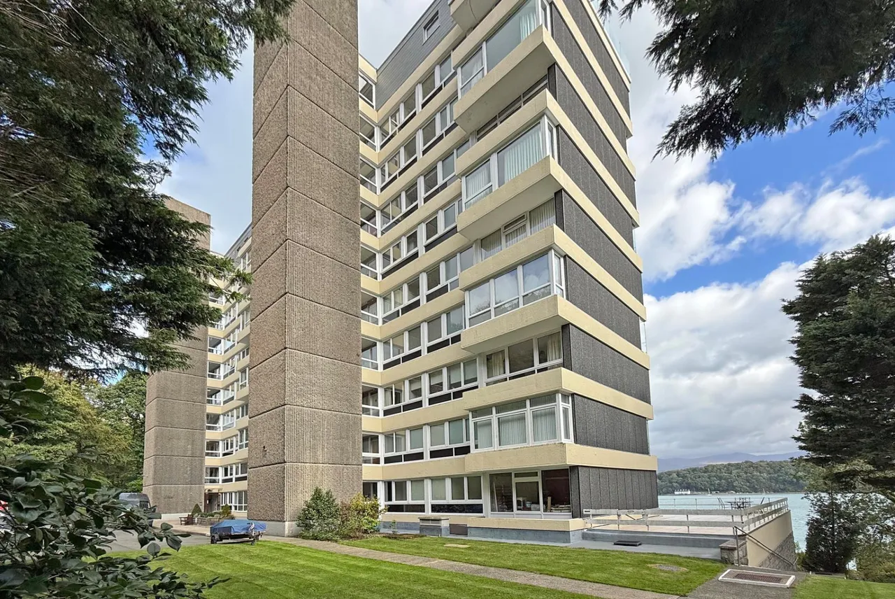 Glyn Garth Court, Menai Bridge, photo 11