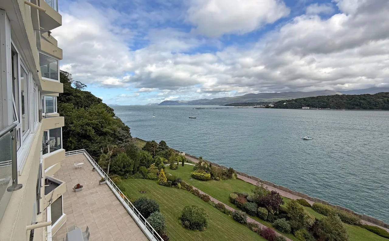 Glyn Garth Court, Menai Bridge, photo 16