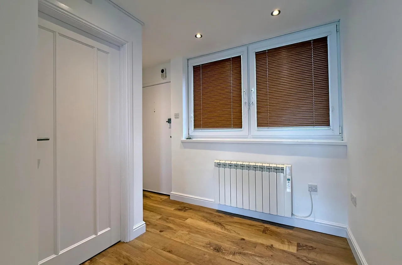 Glyn Garth Court, Menai Bridge, photo 8
