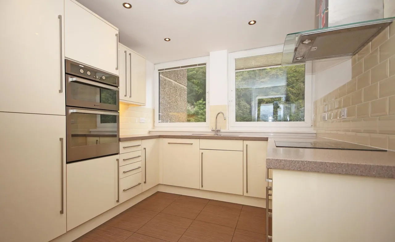 Glyn Garth Court, Menai Bridge, photo 5