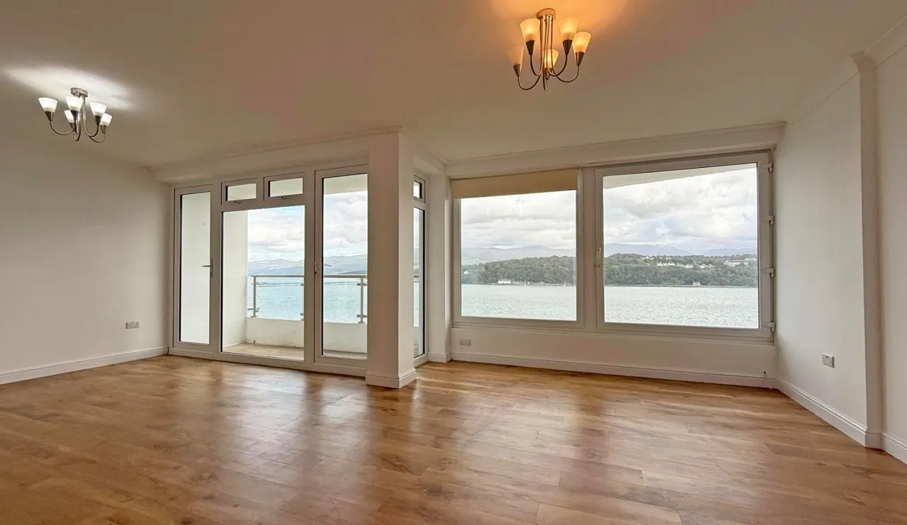 Glyn Garth Court, Menai Bridge, photo 21
