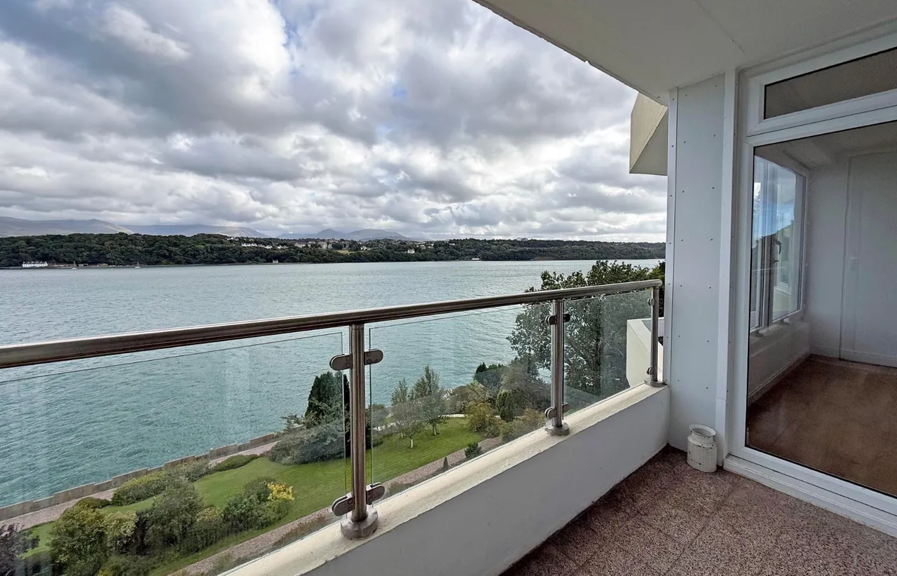 Glyn Garth Court, Menai Bridge, photo 18