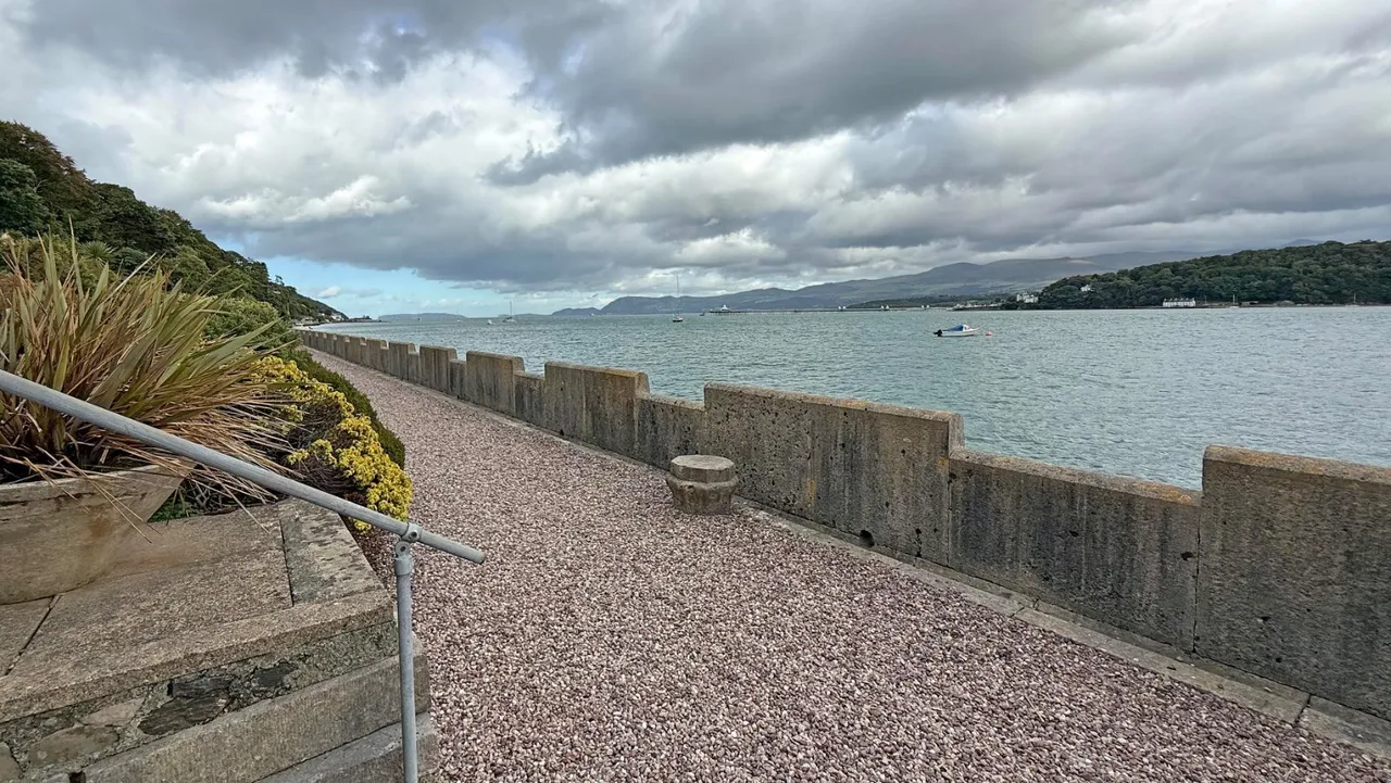 Glyn Garth Court, Menai Bridge, photo 24