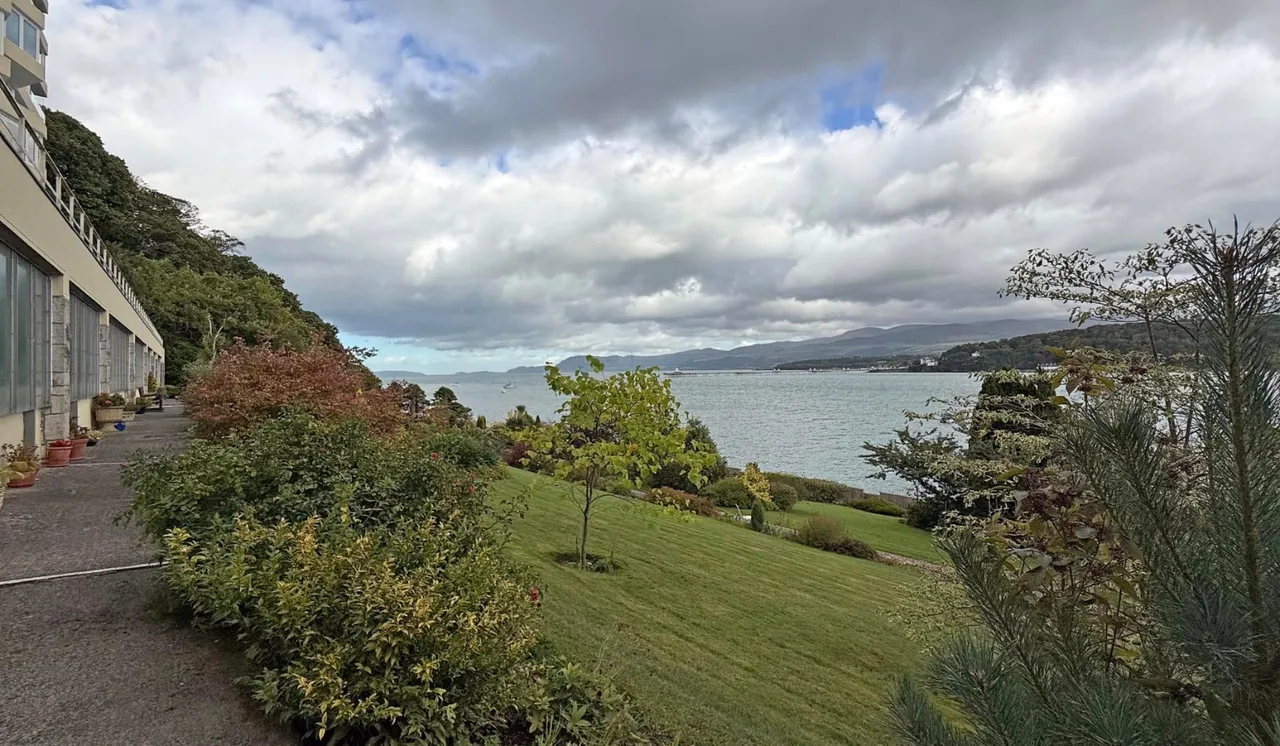 Glyn Garth Court, Menai Bridge, photo 14