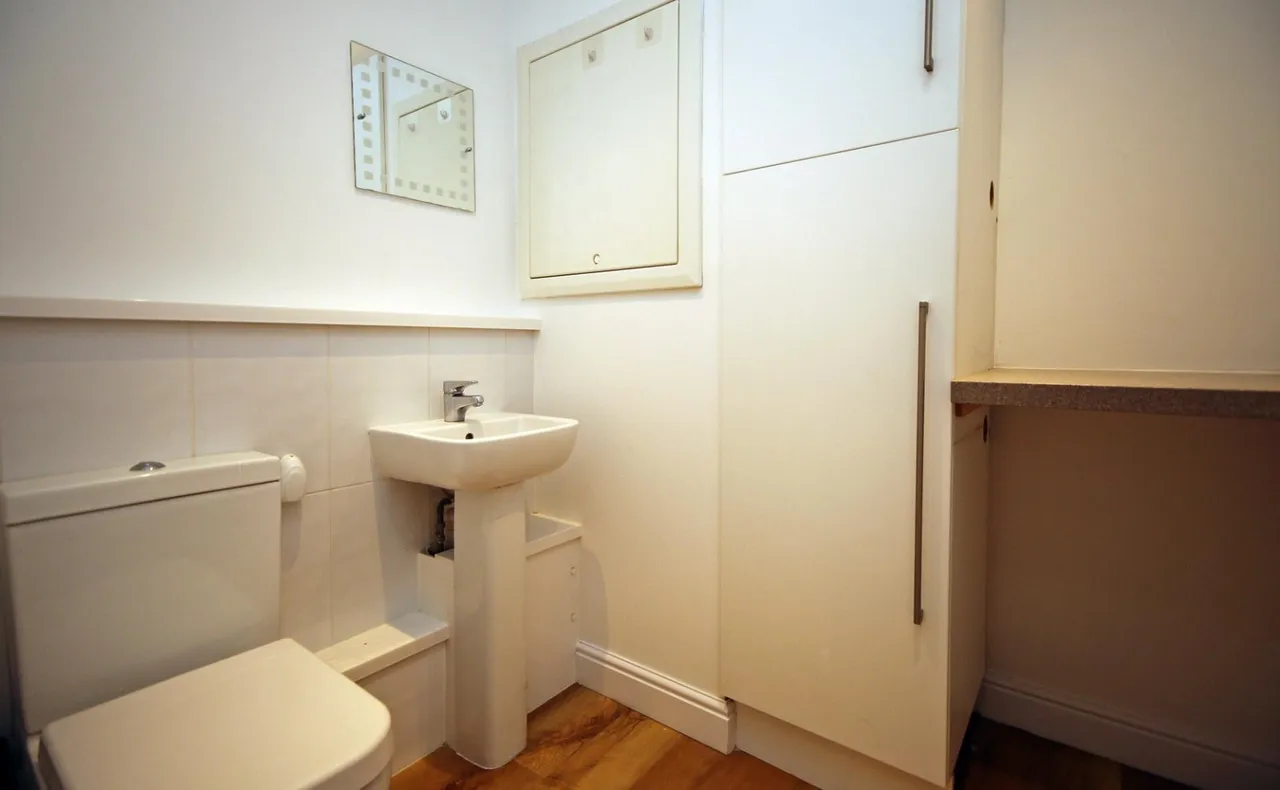 Glyn Garth Court, Menai Bridge, photo 10