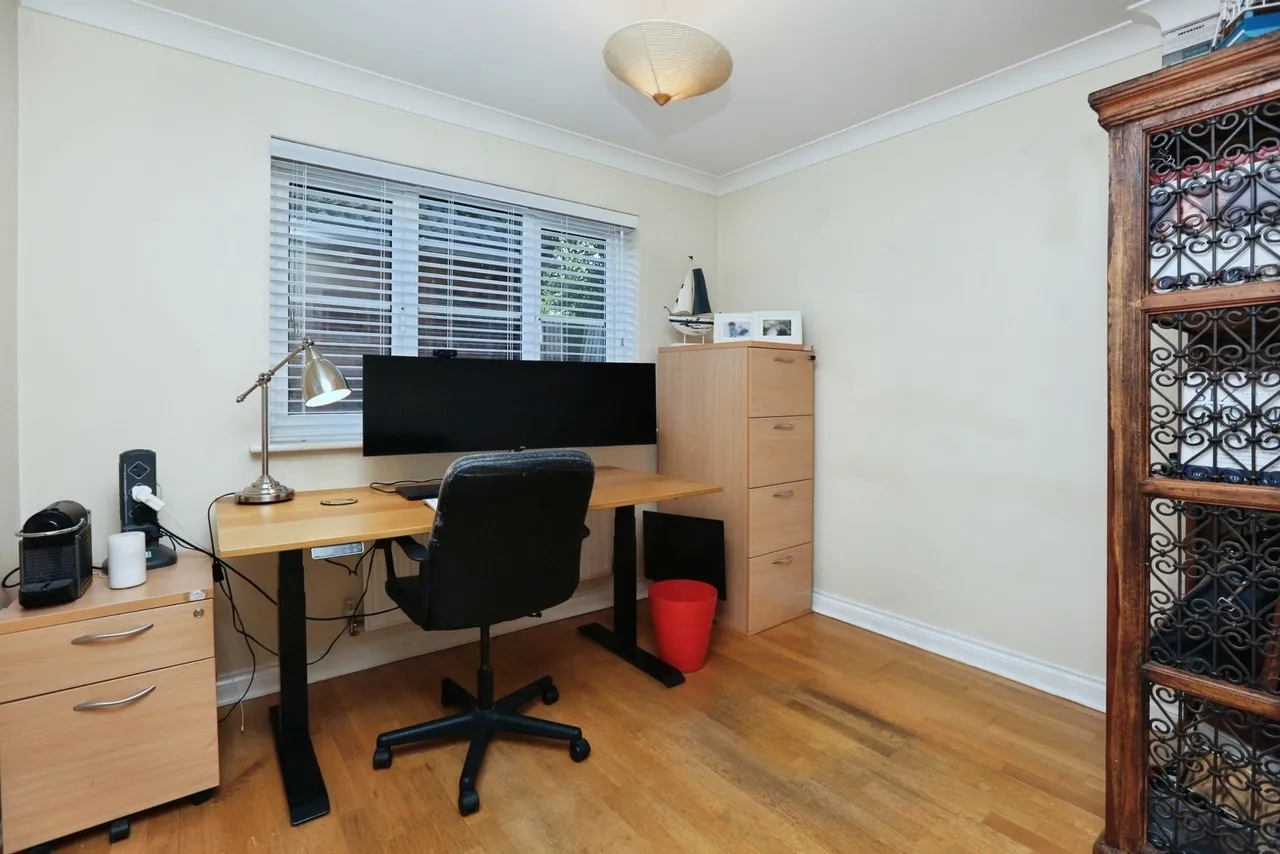Howard Close, Chandlers Ford, SO53, photo 10