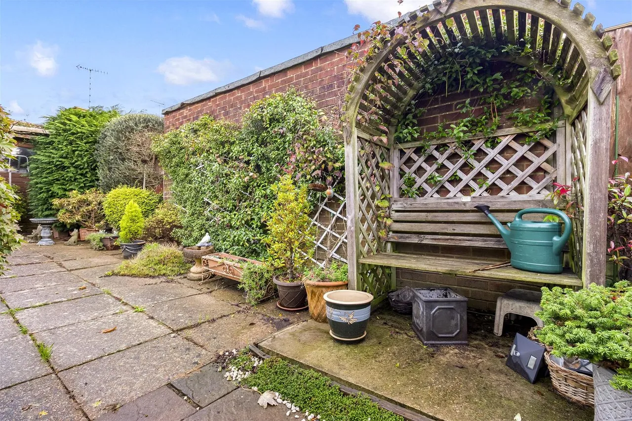 Twyford Close, Worthing, photo 14