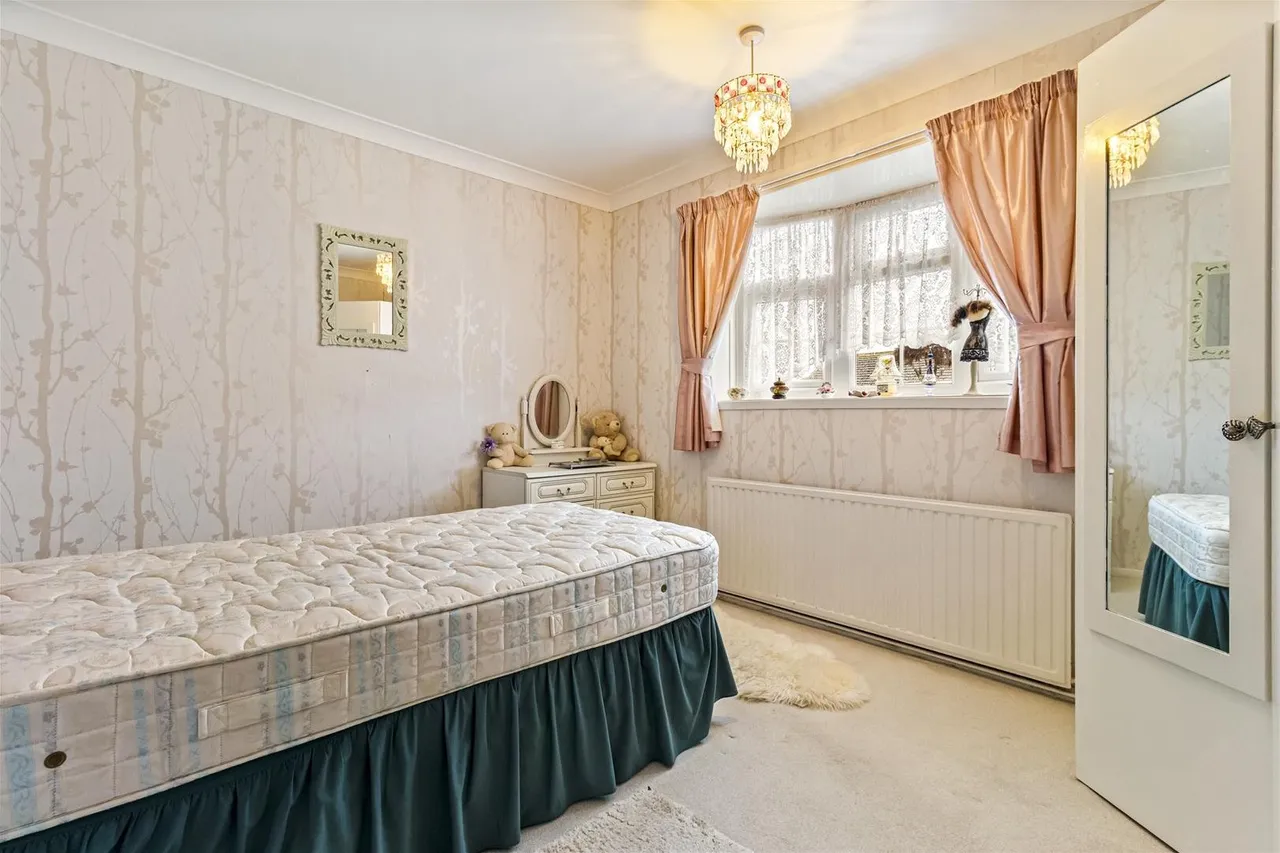 Twyford Close, Worthing, photo 10