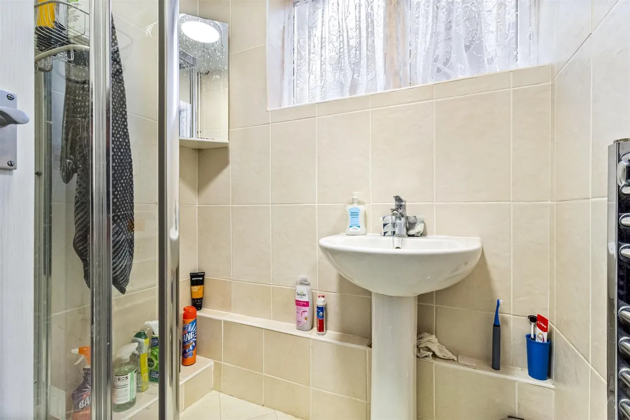 Twyford Close, Worthing, photo 17