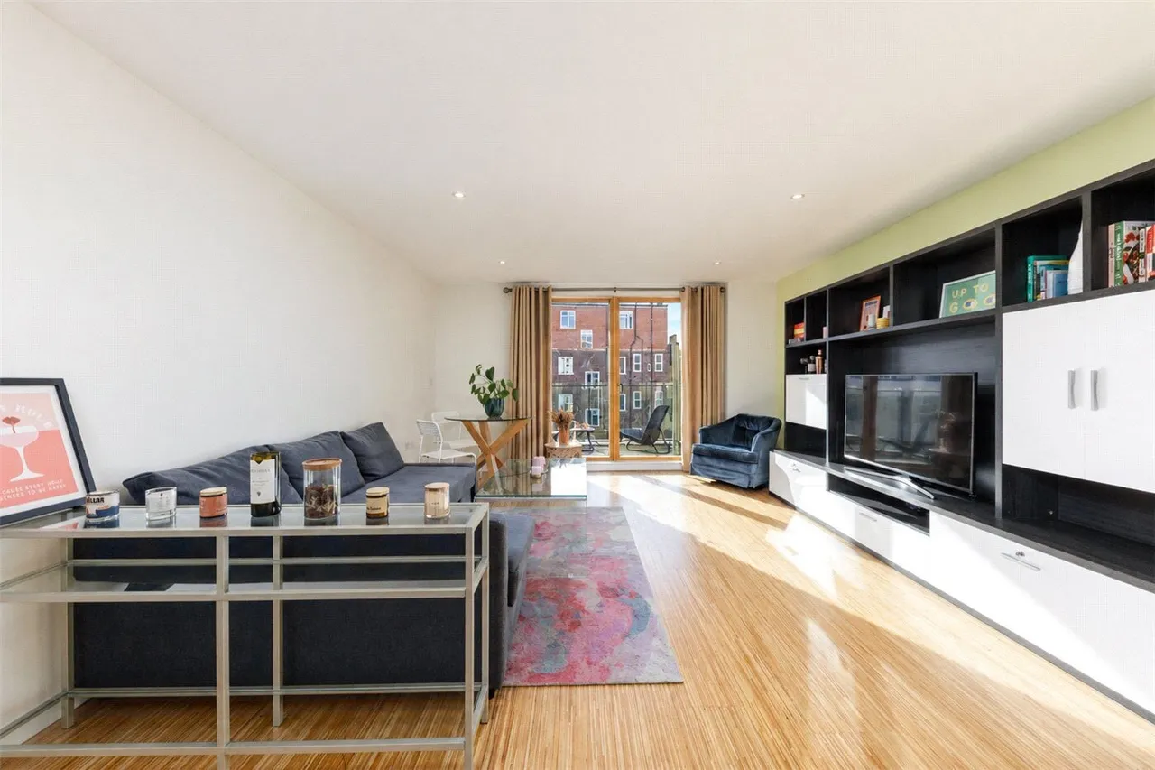 1 bed flat for sale, Wingate Square, London, SW4